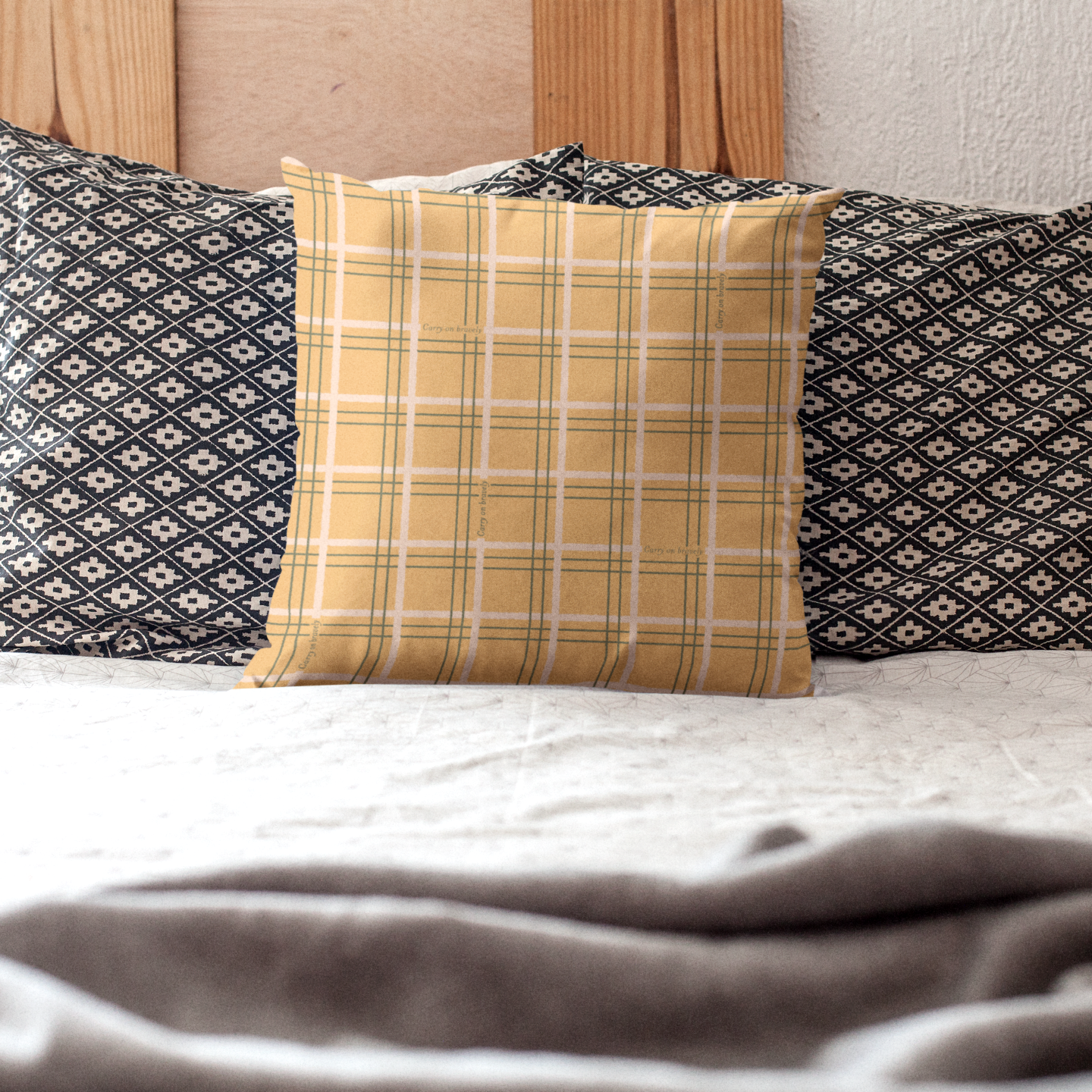 Zélie’s Plaid Throw Pillow